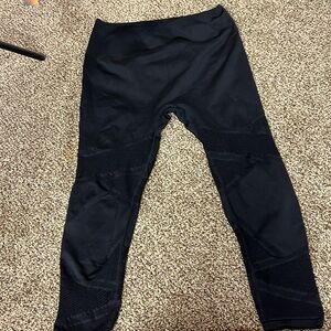 FABLETICS CROP LEGGINGS WITH mesh inserts